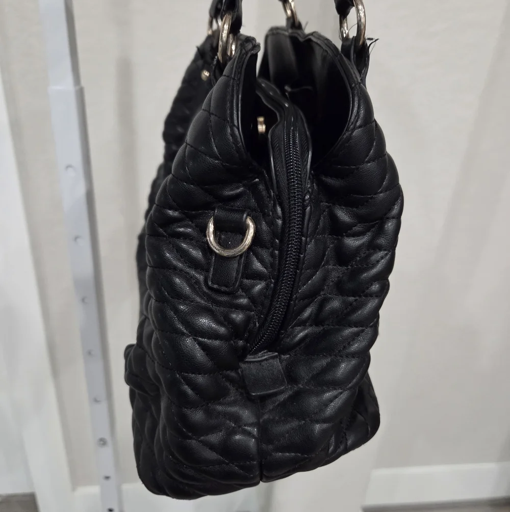 LIBBY EDELMAN BLACK QUILTED FAUX LEATHER SATCHEL